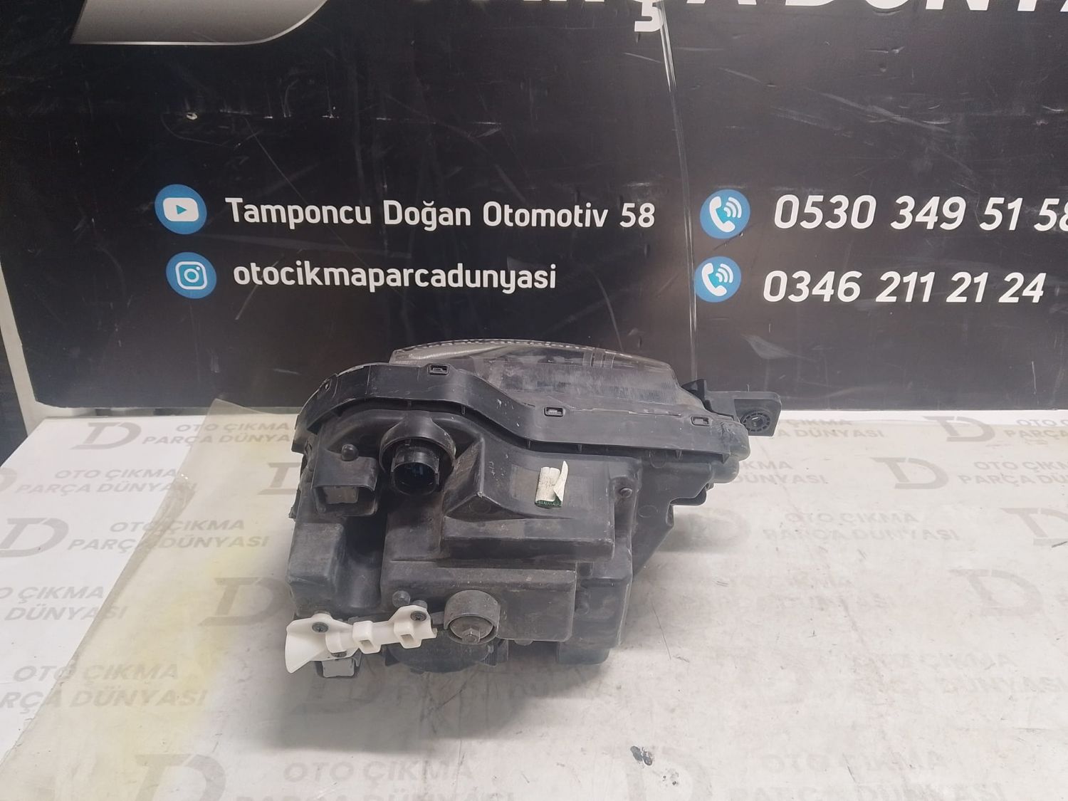 HYUNDA� TUCSON SA� �N FAR 21-25